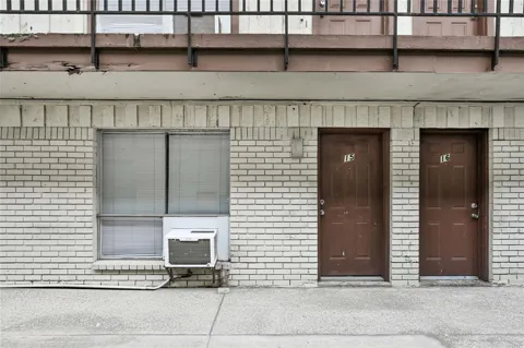 7211 Atwell #20