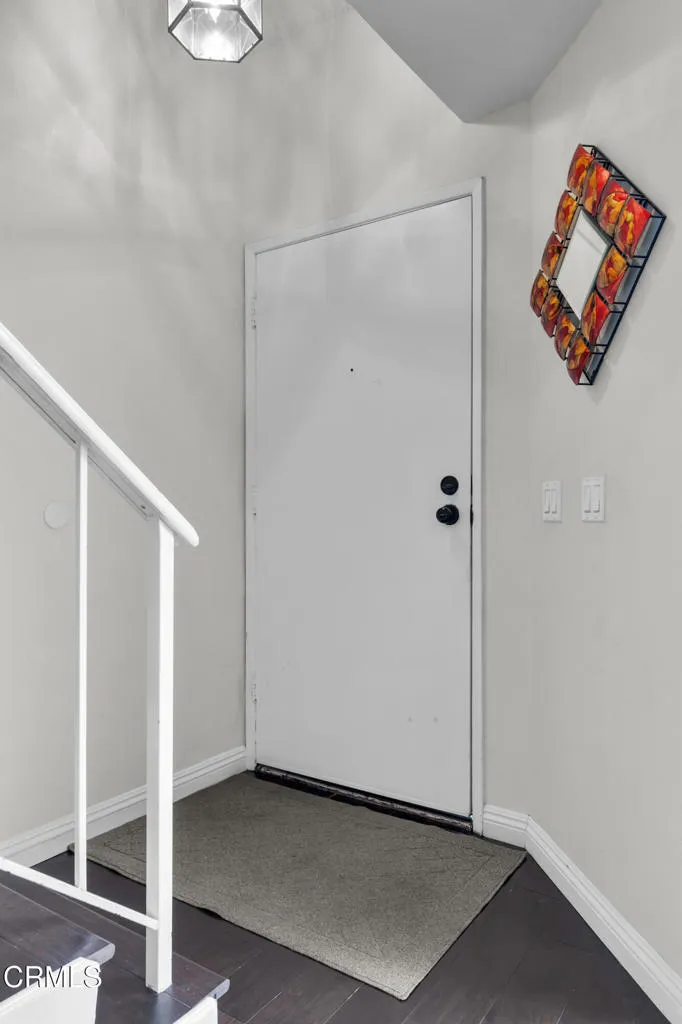 19431 Sherman Way #6 Reseda, CA 91335
