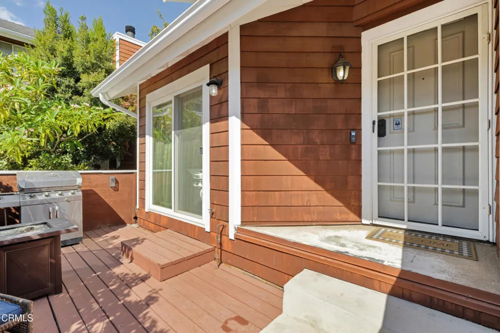 19431 Sherman Way #6 Reseda, CA 91335