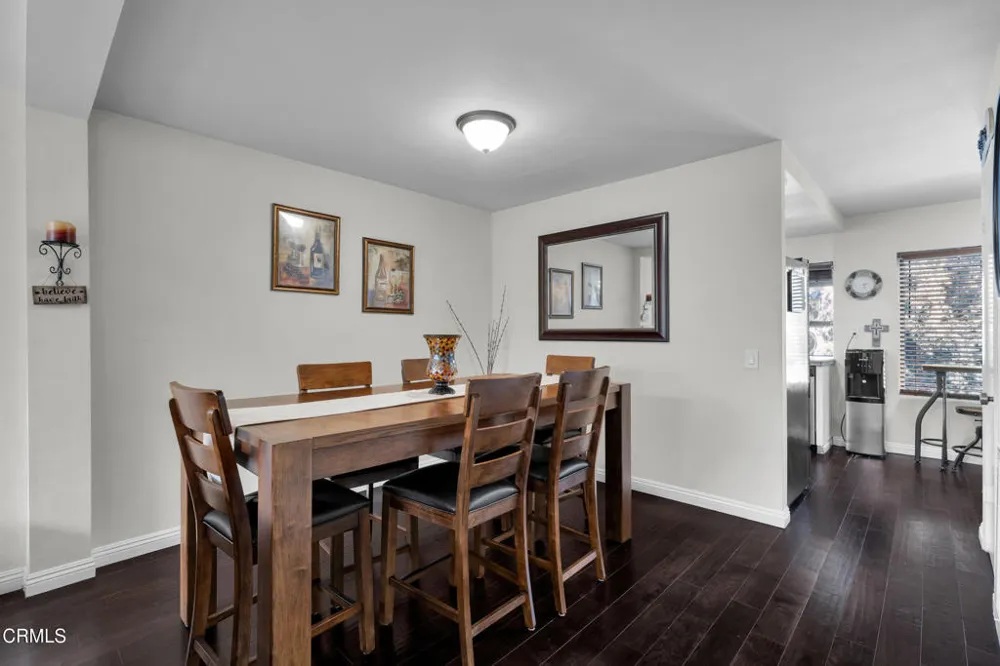 19431 Sherman Way #6 Reseda, CA 91335