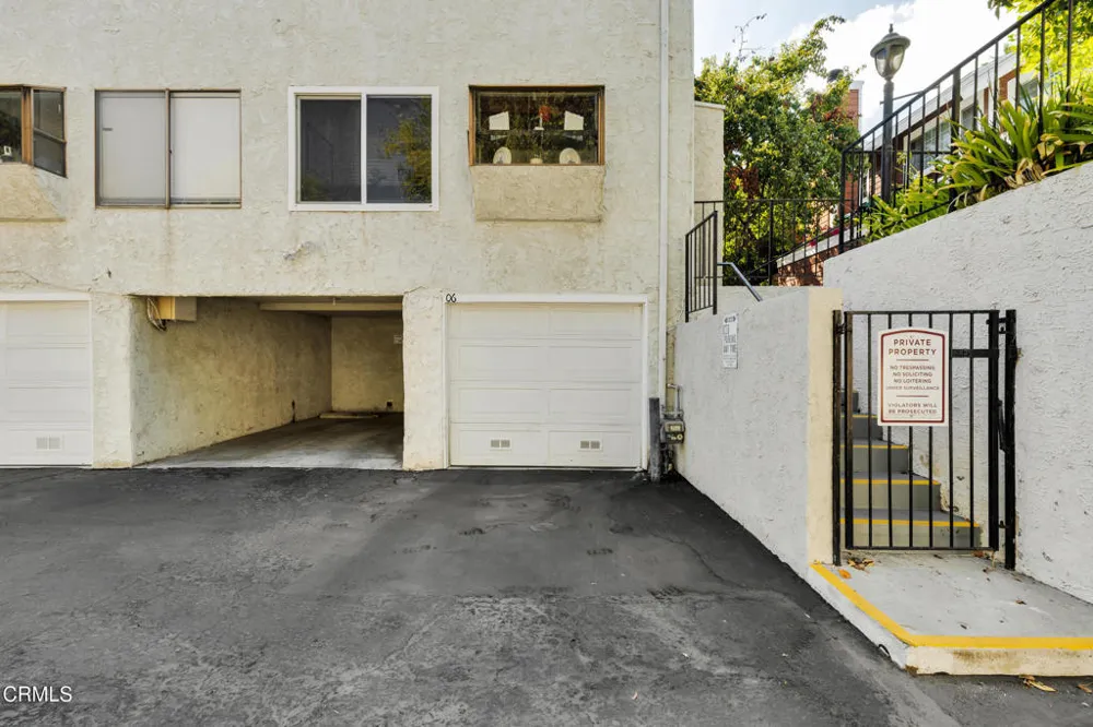 19431 Sherman Way #6 Reseda, CA 91335