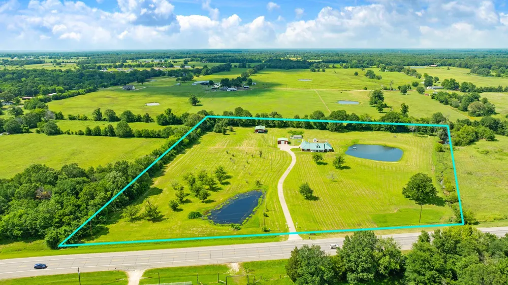 1005 Us-82 Blossom, TX 75416