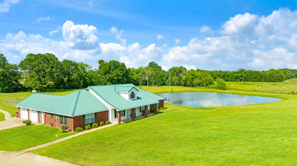 1005 Us-82 Blossom, TX 75416