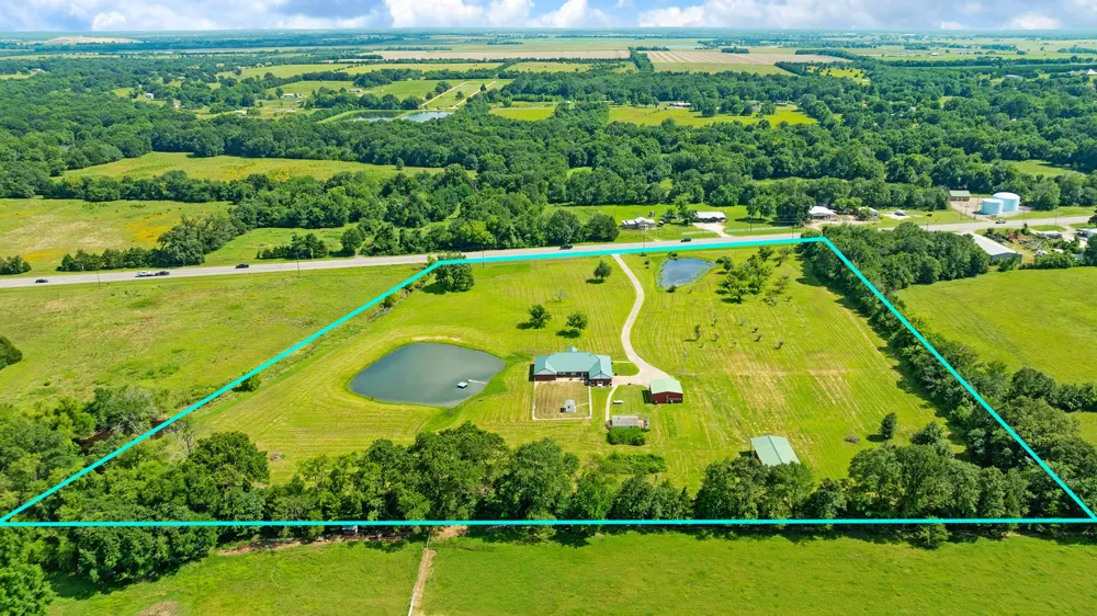 1005 Us-82 Blossom, TX 75416