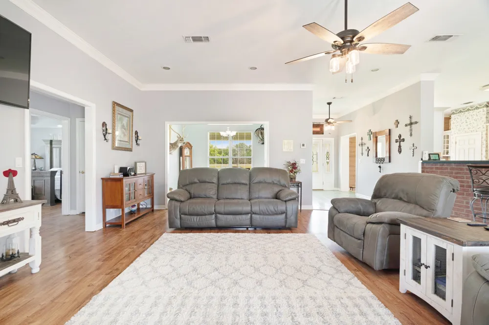 1005 Us-82 Blossom, TX 75416