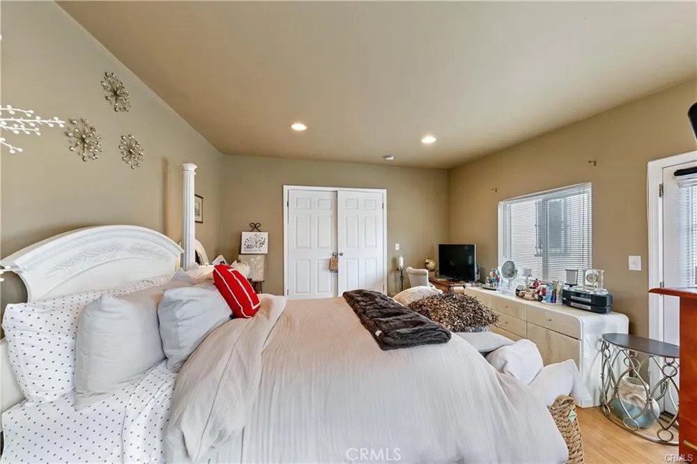 3907 Edgehill Drive Leimert Park, CA 90008