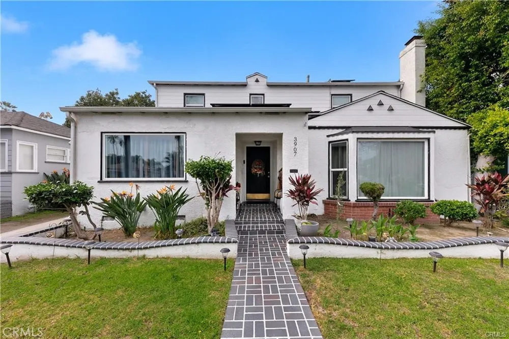 3907 Edgehill Drive Leimert Park, CA 90008
