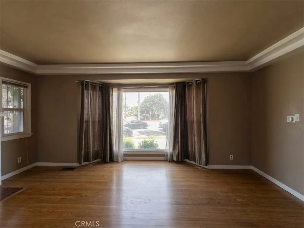 3907 Edgehill Drive Leimert Park, CA 90008