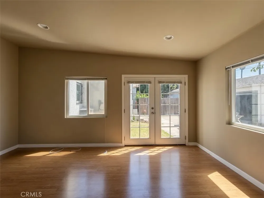 3907 Edgehill Drive Leimert Park, CA 90008