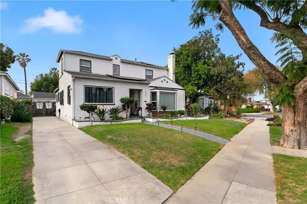 3907 Edgehill Drive Leimert Park, CA 90008