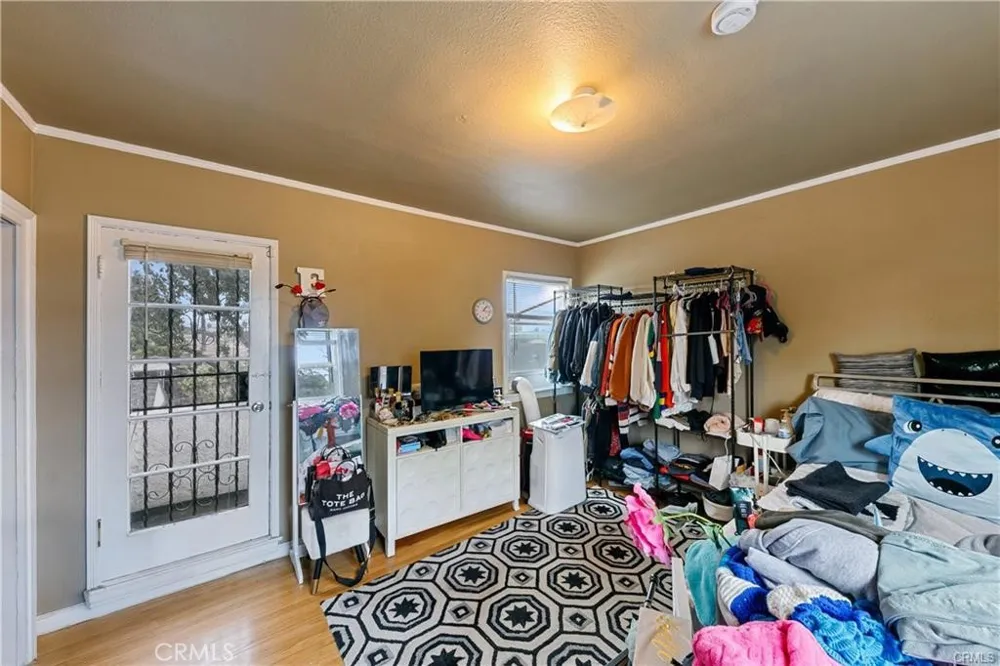 3907 Edgehill Drive Leimert Park, CA 90008
