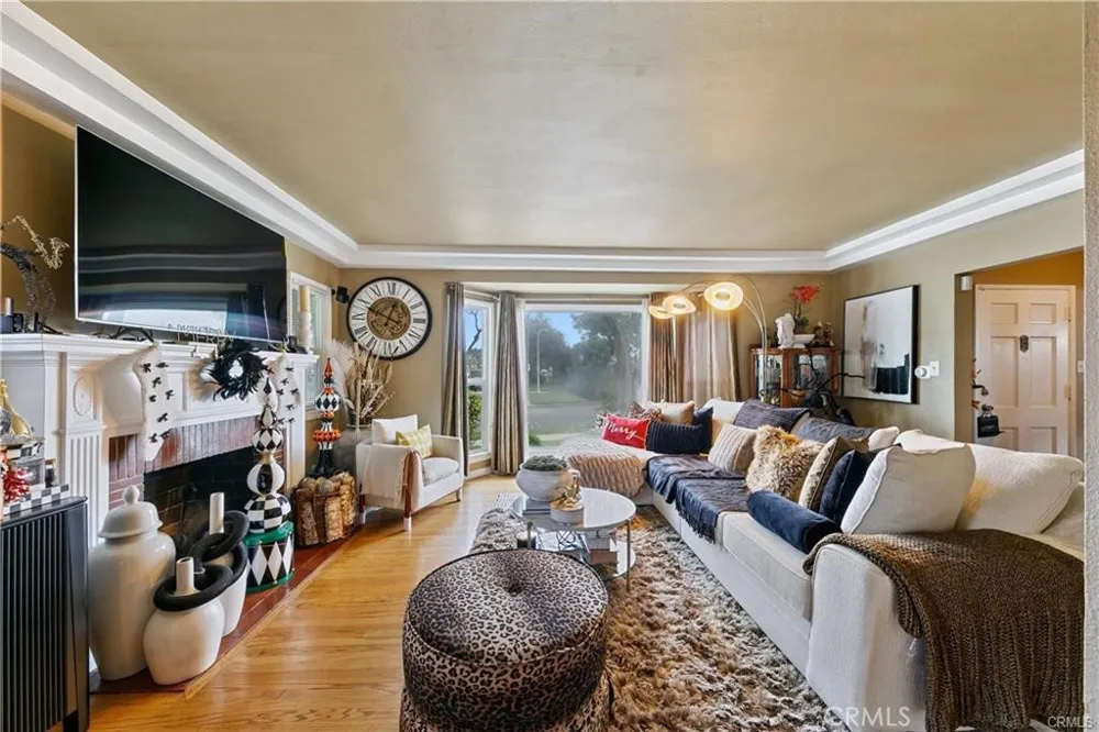 3907 Edgehill Drive Leimert Park, CA 90008