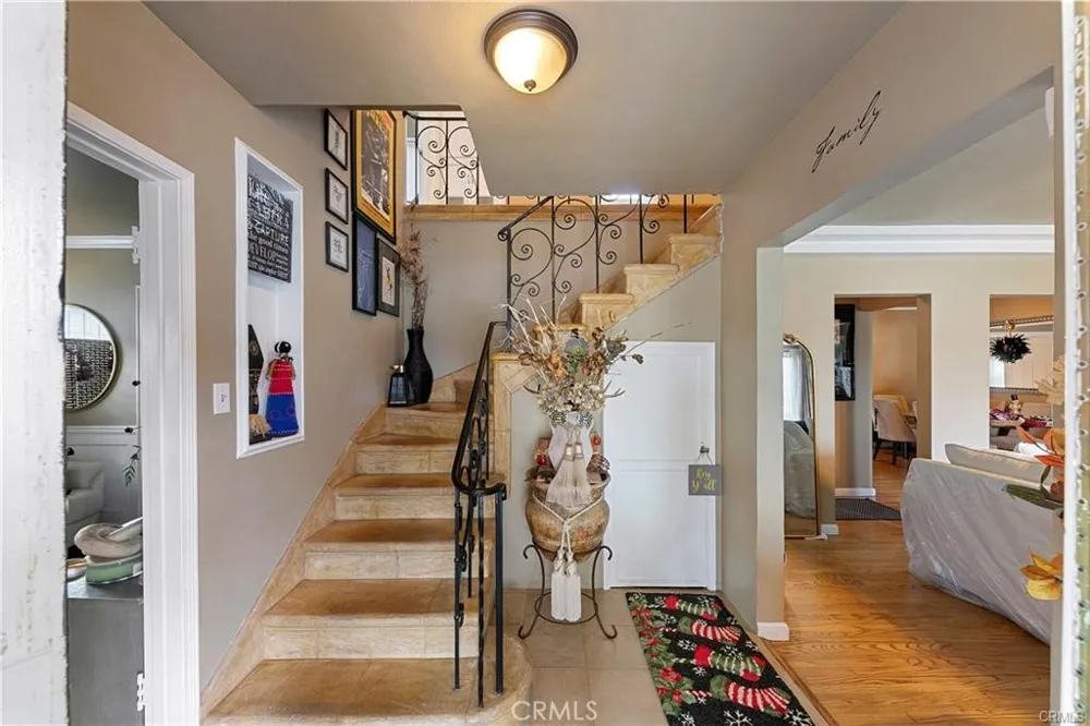 3907 Edgehill Drive Leimert Park, CA 90008