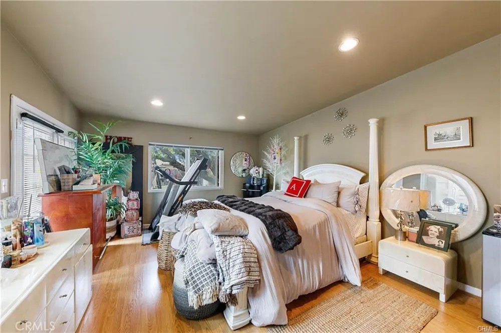 3907 Edgehill Drive Leimert Park, CA 90008