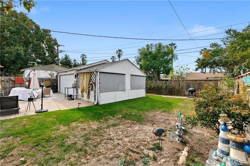 3907 Edgehill Drive Leimert Park, CA 90008