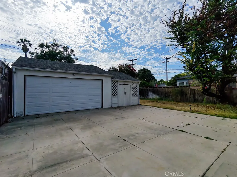 3907 Edgehill Drive Leimert Park, CA 90008