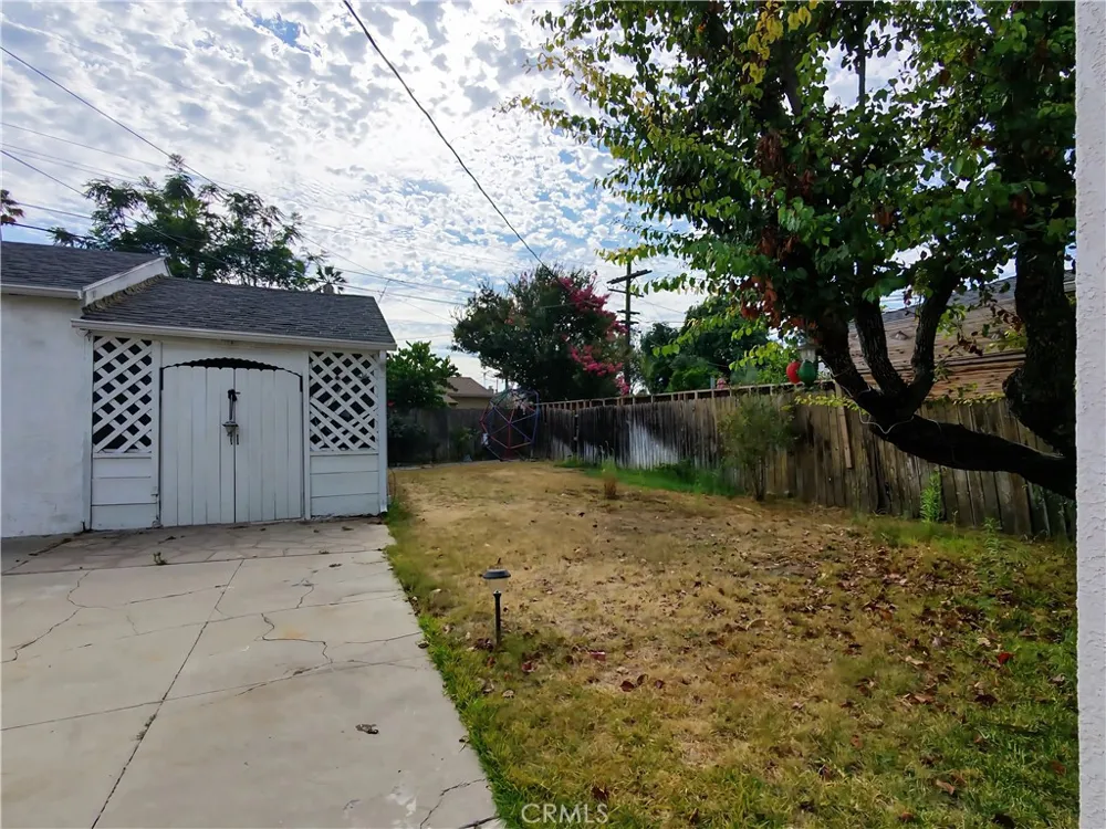 3907 Edgehill Drive Leimert Park, CA 90008