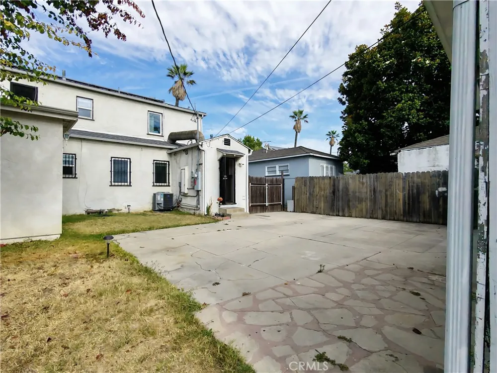 3907 Edgehill Drive Leimert Park, CA 90008