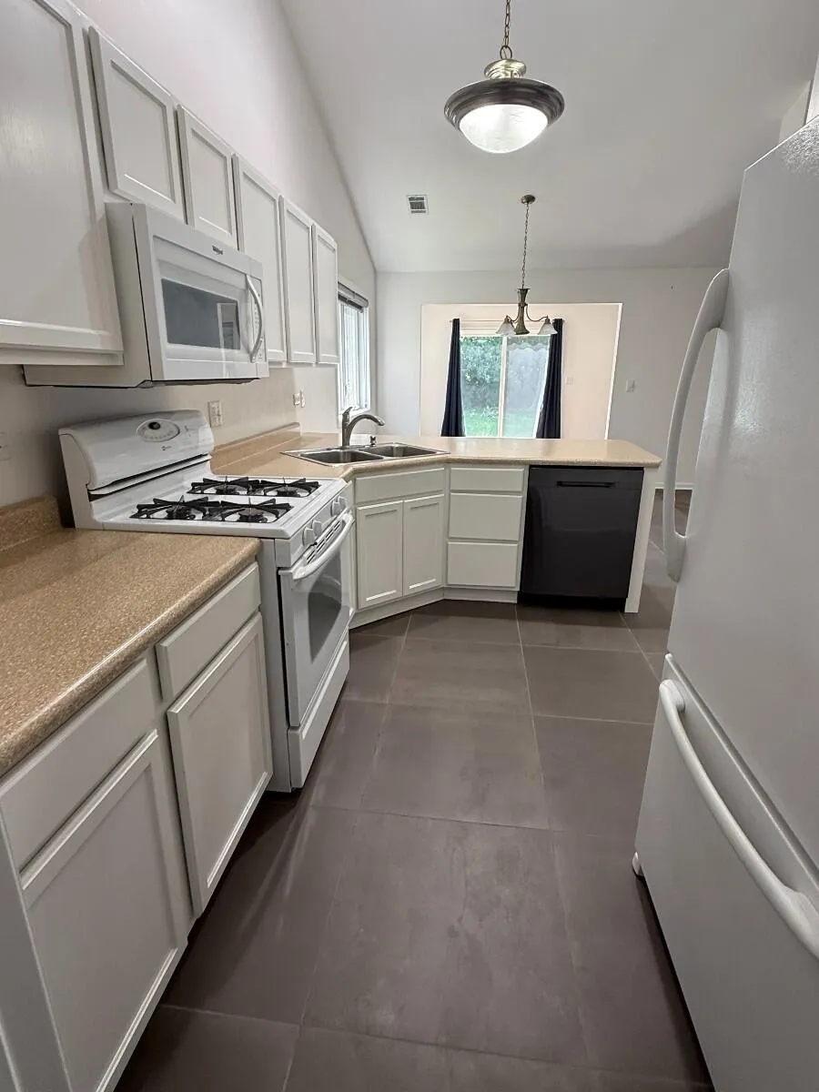 6418 Grosbeak Court Hobart, IN 46342