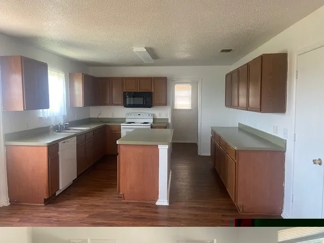 14860 Bell Manor Court Balch Springs, TX 75180
