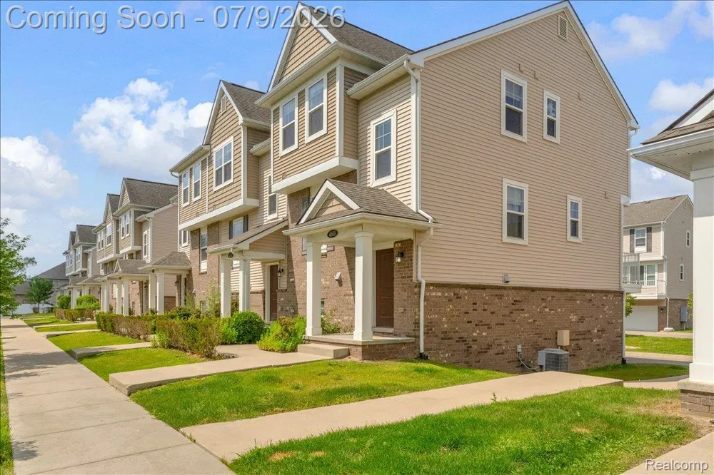 4600 Bradley Circle Troy City, MI 48085