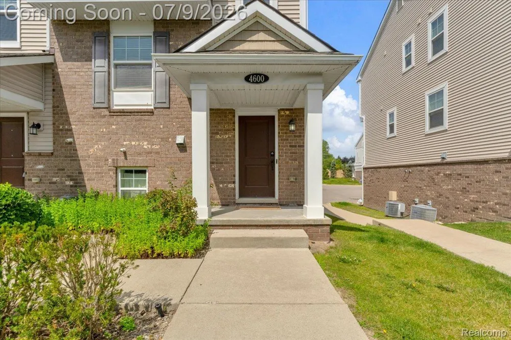 4600 Bradley Circle Troy City, MI 48085