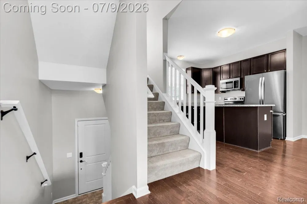 4600 Bradley Circle Troy City, MI 48085