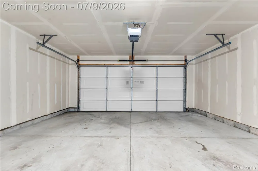 4600 Bradley Circle Troy City, MI 48085