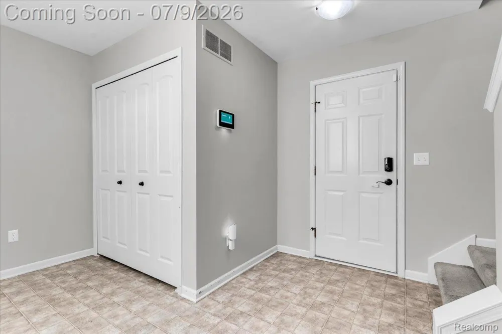 4600 Bradley Circle Troy City, MI 48085
