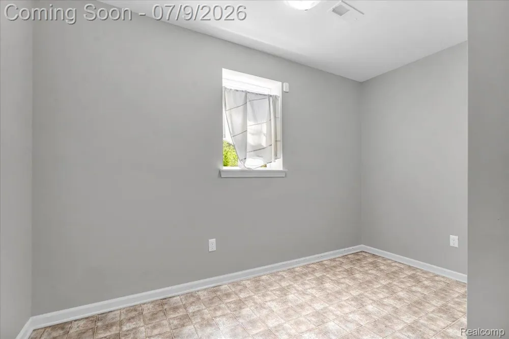 4600 Bradley Circle Troy City, MI 48085