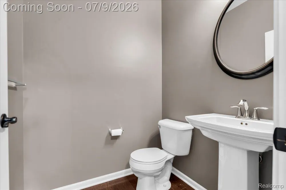 4600 Bradley Circle Troy City, MI 48085