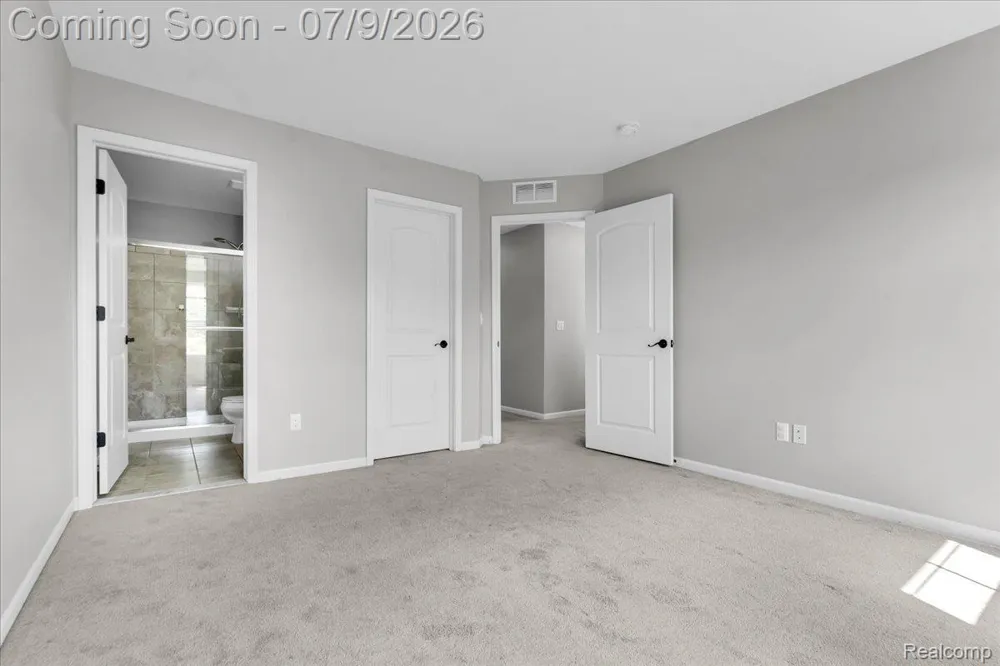 4600 Bradley Circle Troy City, MI 48085