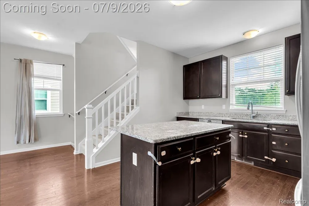 4600 Bradley Circle Troy City, MI 48085