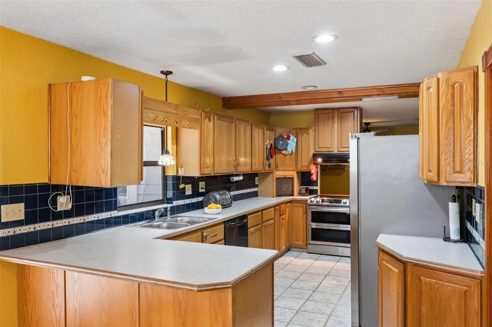 15749 ARABIAN WAY Montverde, FL 34756