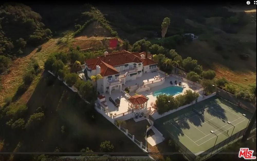 29575 Mulholland Highway Agoura Hills, CA 91301