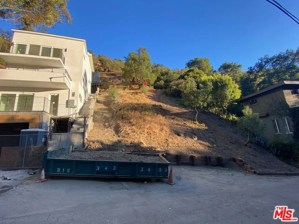 9812 Portola Drive Beverly Hills, CA 90210