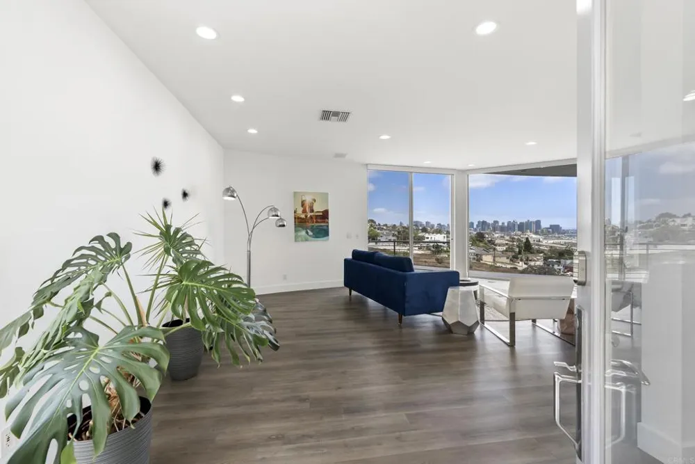 1777 Puterbaugh Street San Diego, CA 92103