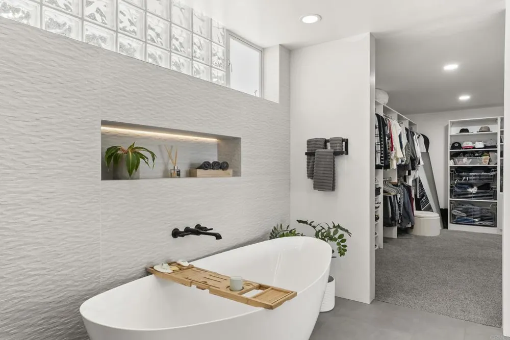1777 Puterbaugh Street San Diego, CA 92103
