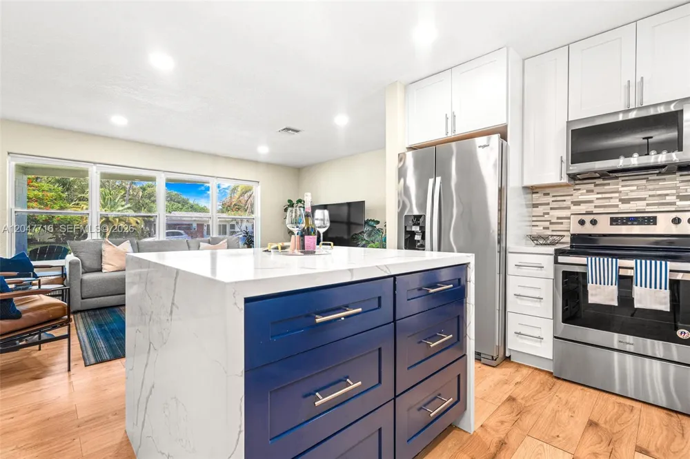 190 NE 21st St Boca Raton, FL 33431