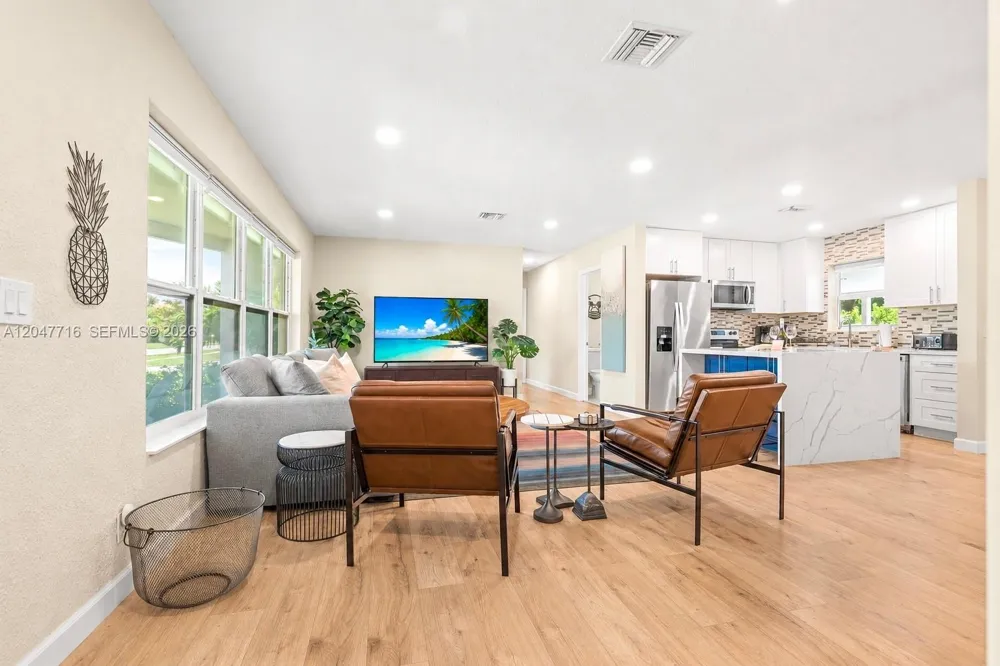 190 NE 21st St Boca Raton, FL 33431