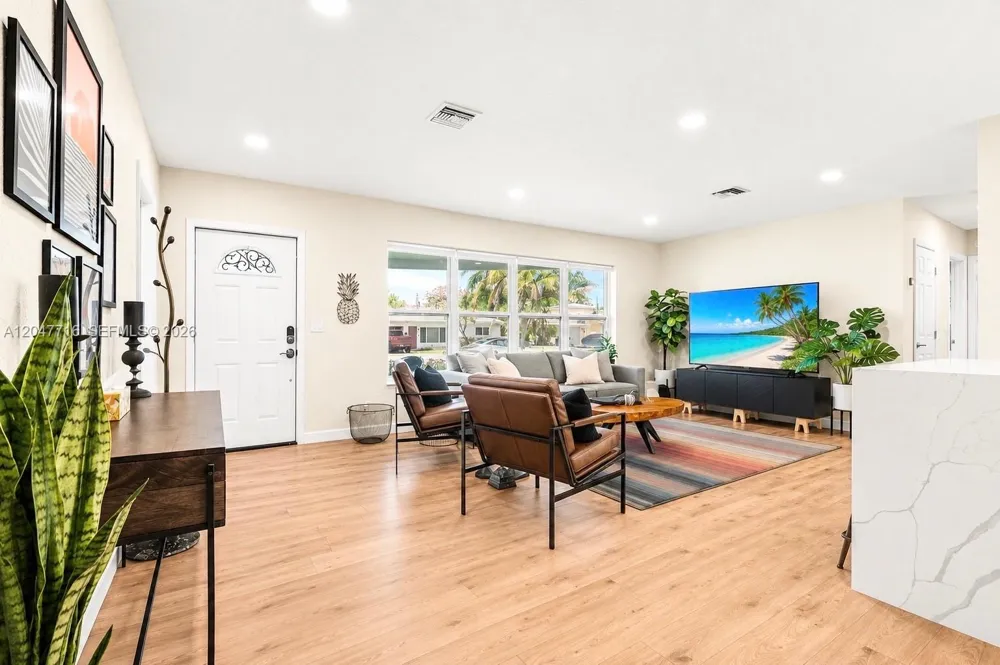 190 NE 21st St Boca Raton, FL 33431