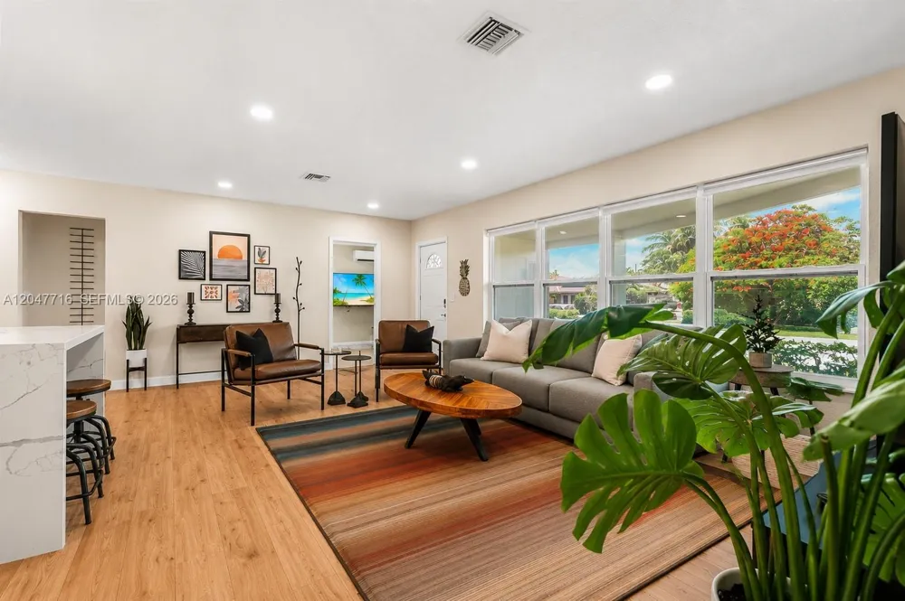 190 NE 21st St Boca Raton, FL 33431
