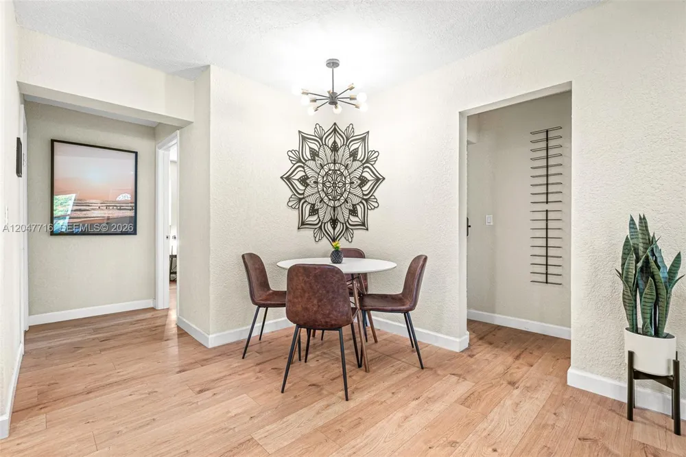 190 NE 21st St Boca Raton, FL 33431