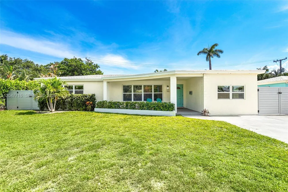 190 NE 21st St Boca Raton, FL 33431