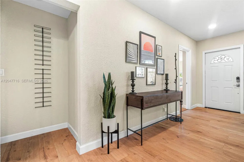 190 NE 21st St Boca Raton, FL 33431
