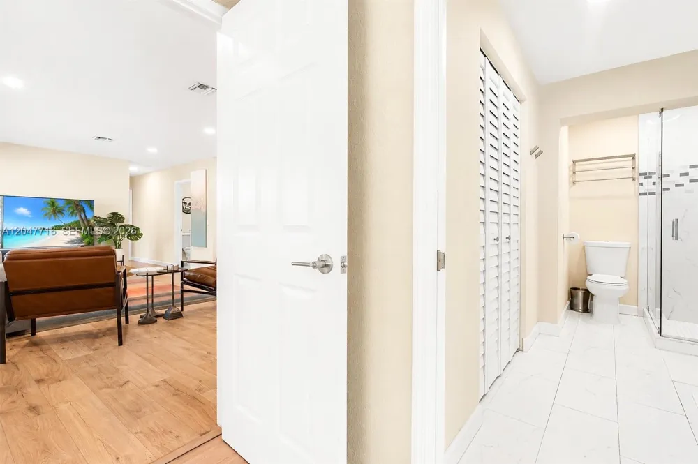 190 NE 21st St Boca Raton, FL 33431