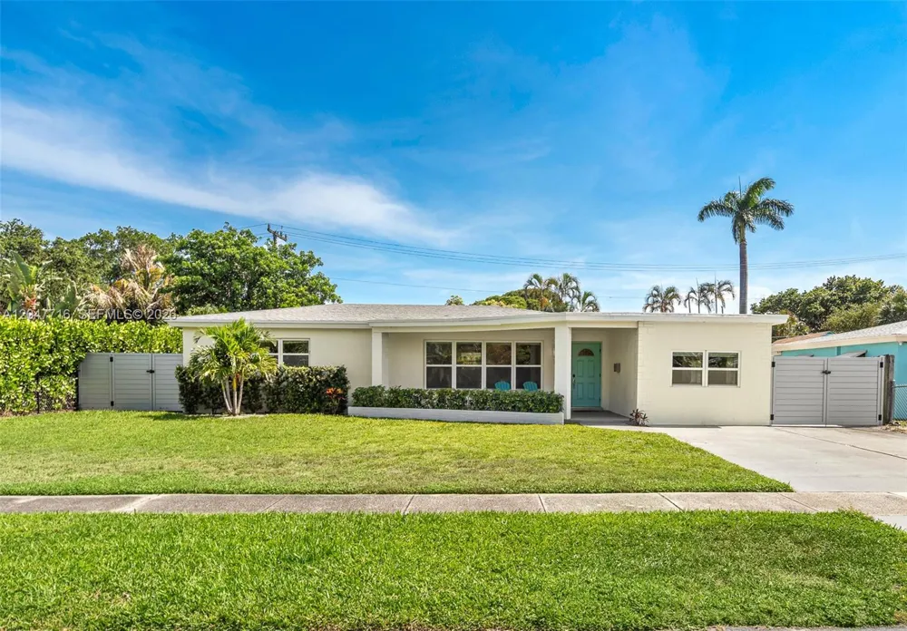 190 NE 21st St Boca Raton, FL 33431