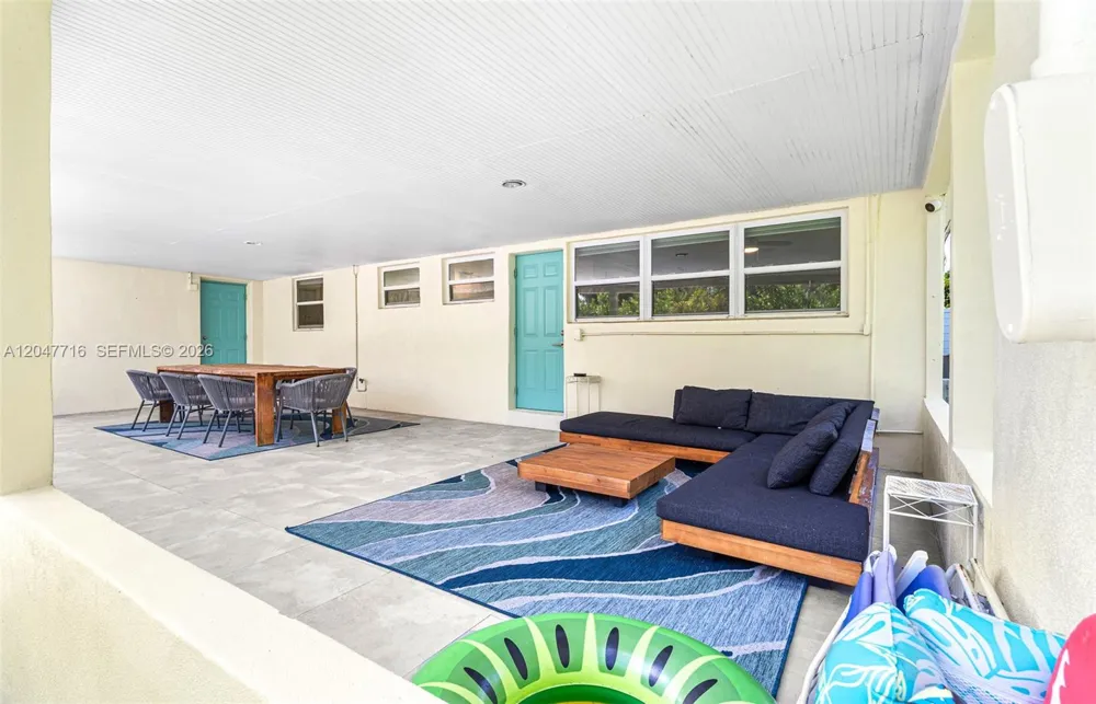 190 NE 21st St Boca Raton, FL 33431