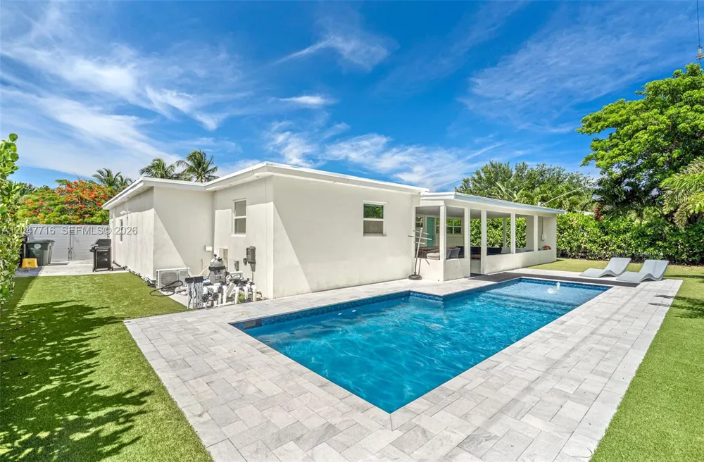 190 NE 21st St Boca Raton, FL 33431