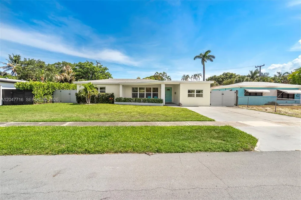 190 NE 21st St Boca Raton, FL 33431